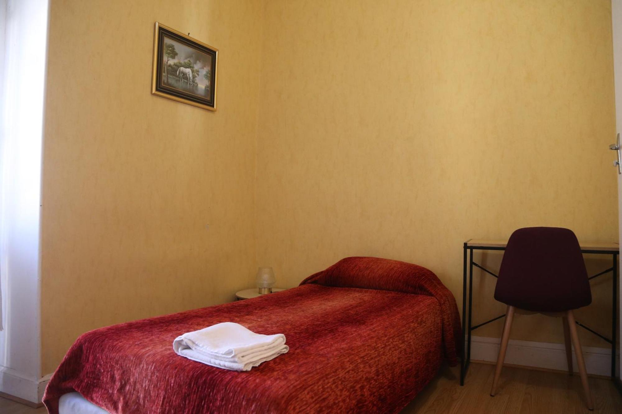 Hotel Restaurant Le Parisien Лурд Экстерьер фото