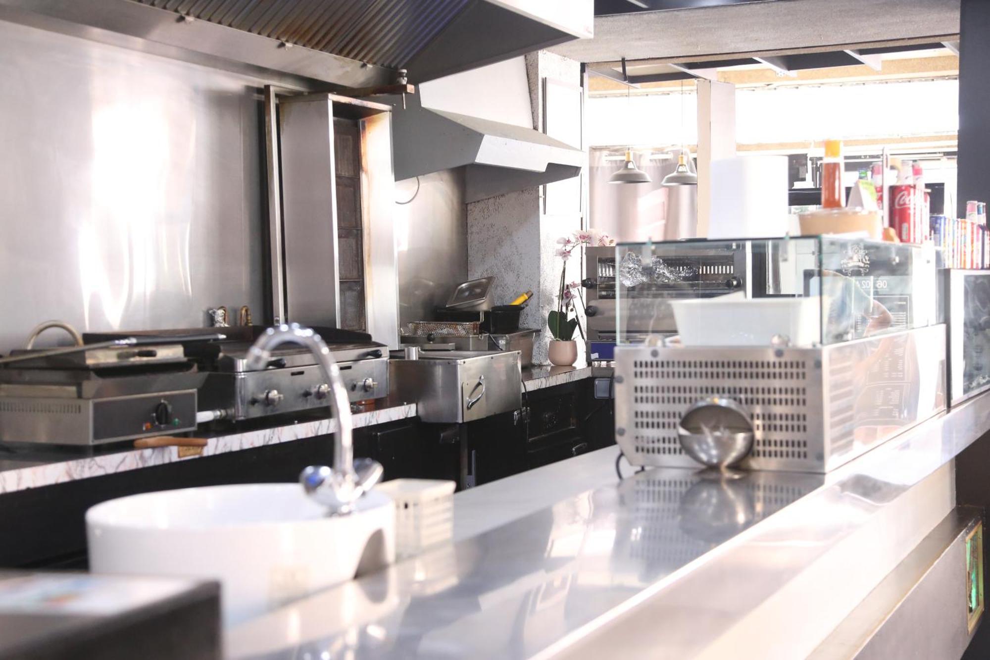 Hotel Restaurant Le Parisien Лурд Экстерьер фото