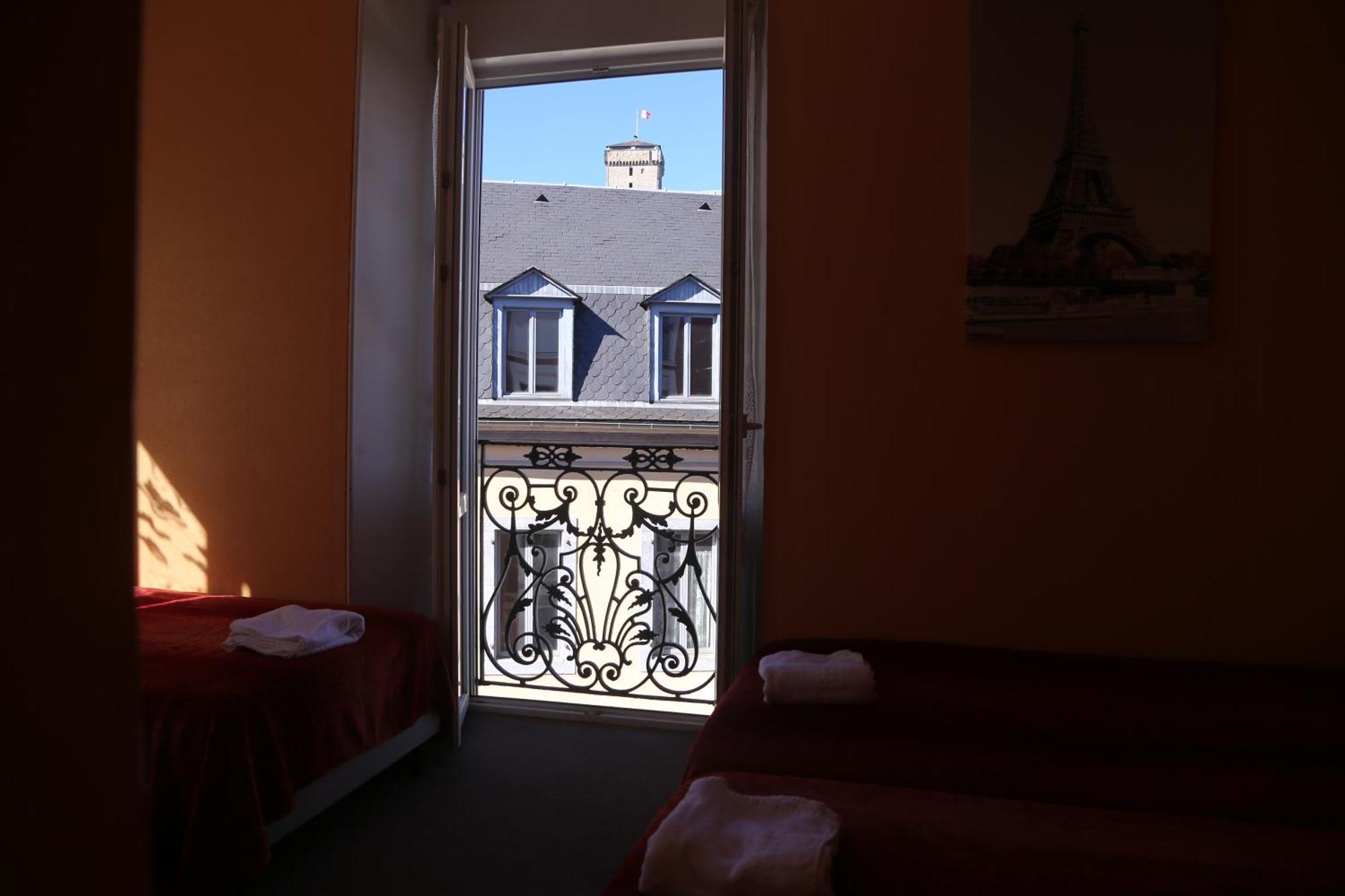 Hotel Restaurant Le Parisien Лурд Экстерьер фото
