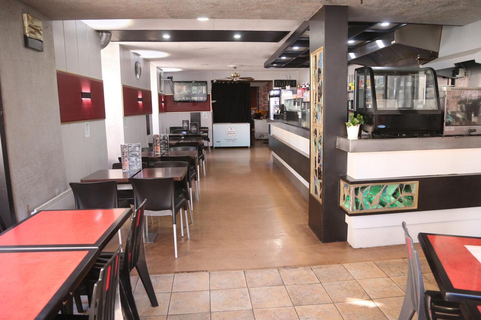 Hotel Restaurant Le Parisien Лурд Экстерьер фото